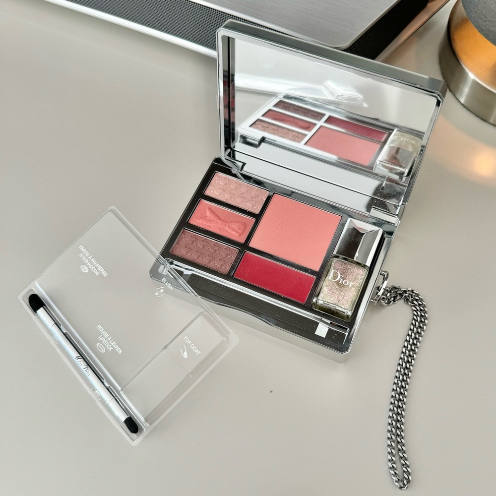 Dior Miss Dior Makeup Palette Silver Metal Carrying Case